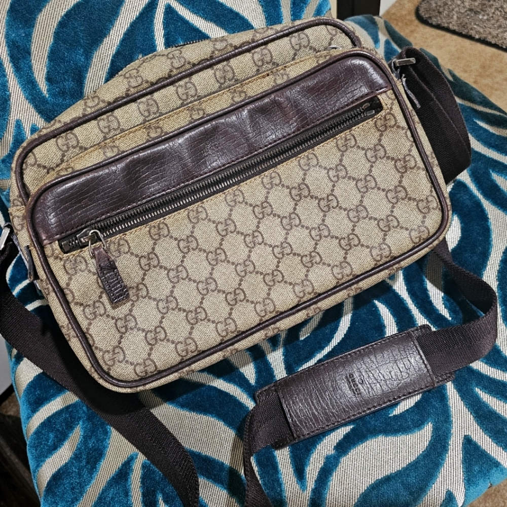 Authentic Vintage Gucci GG Crossbody